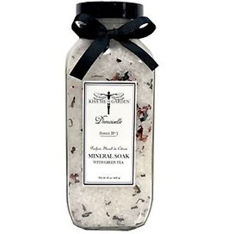 Kiss Me In The Garden Demoiselle Mineral Soak