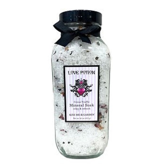 Kiss Me In The Garden Love Potion Mineral Soak